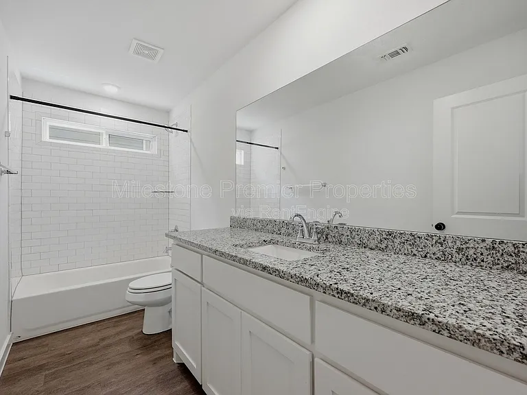 227 W Bond St — Photo 15