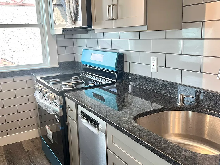 6 Elmwood Ct #2 — Photo 5