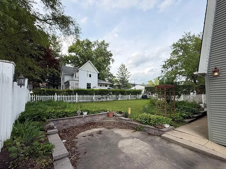 600 Dewey St — Photo 21