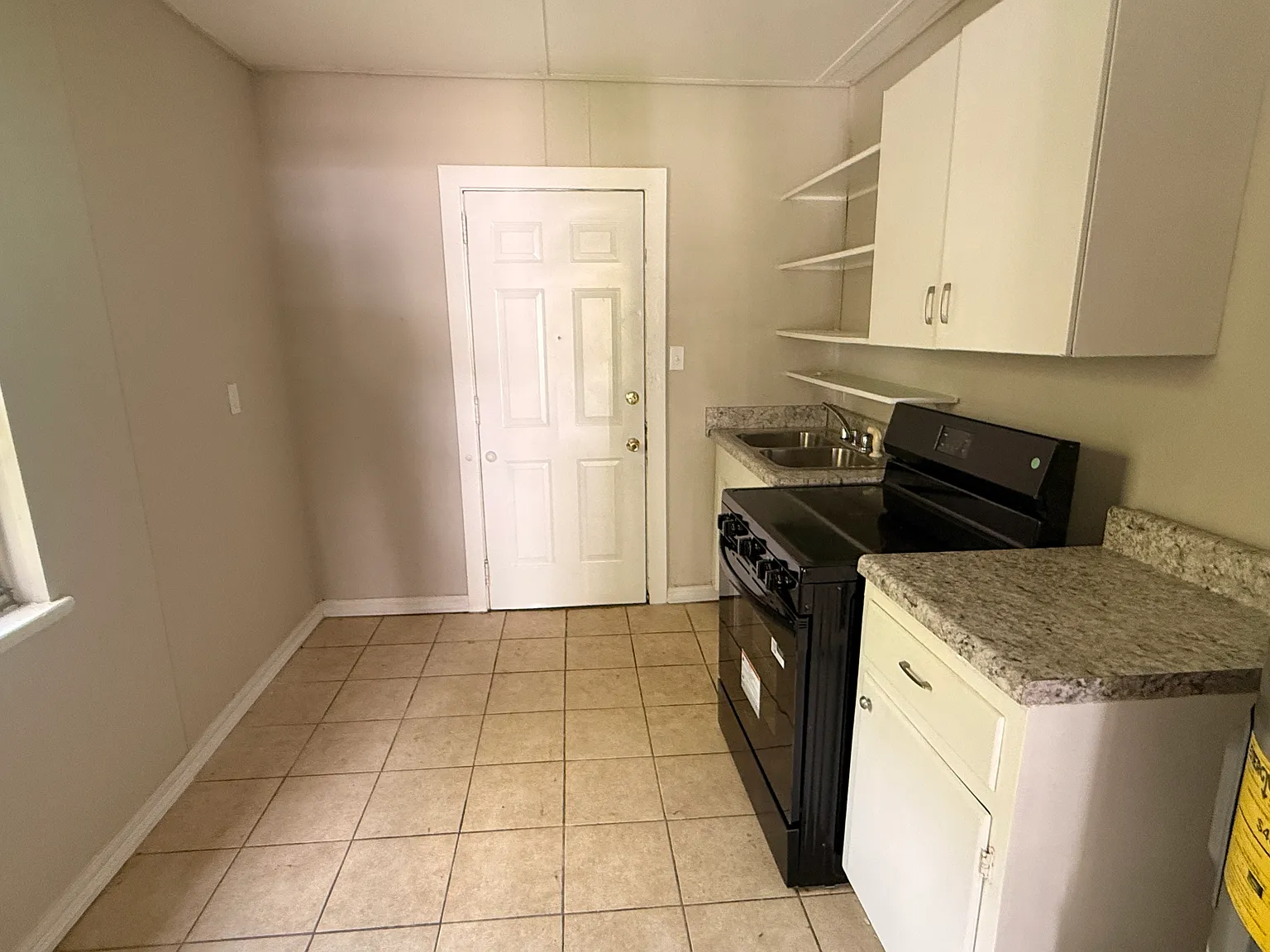 2 bed, 624 sqft, $700 — Photo 3