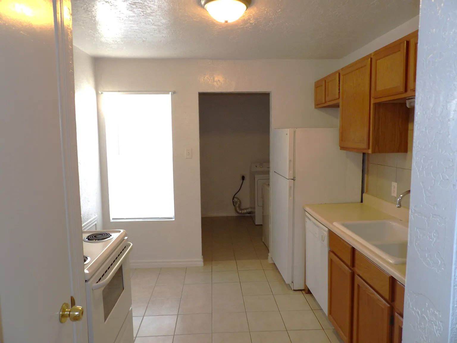 2 bed, 727 sqft, $595 — Photo 3