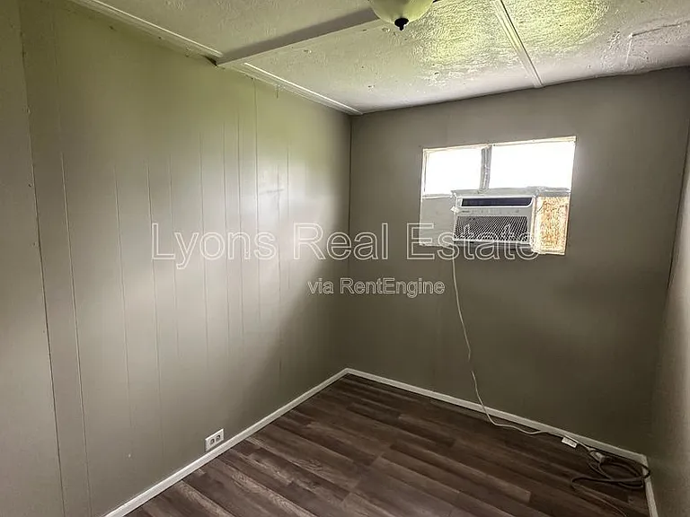 8086 Heck Dr #1A — Photo 23