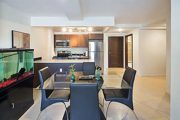 Rented by 18 REALTY | media 8