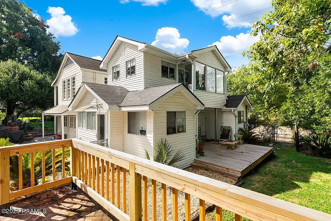 Building Photo - 106 Seville Blvd #B