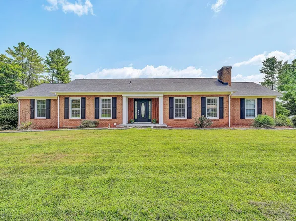 400 Redwood Rd, Glade Hill, VA 24092