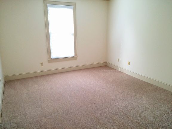 Bedroom, 307 S Main St, Apt B, Kannapolis
