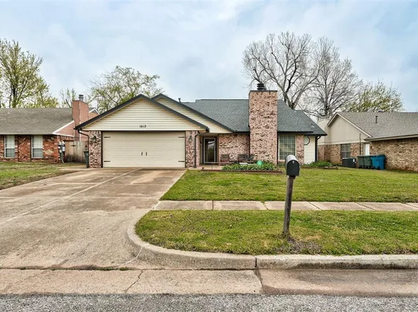 1612 Magnolia Ln, Edmond, OK 73013