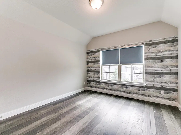 17660 Sequoia Dr — Photo 16