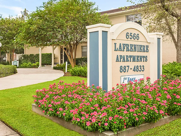 6566 Park Manor Dr. — Photo 1
