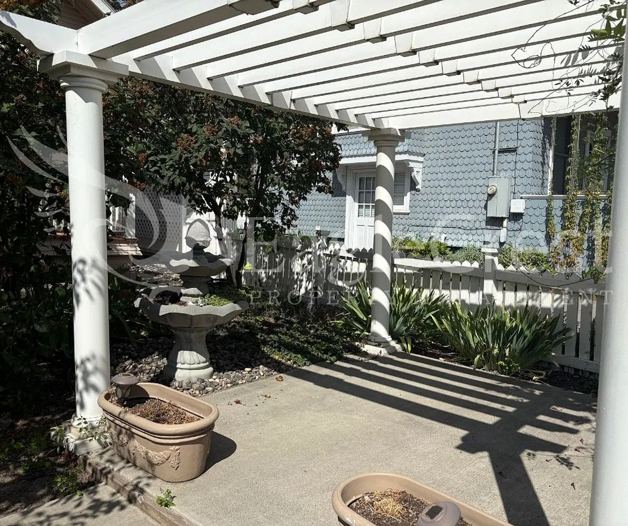 Three Bedroom, Two Bathroom House Near Sharpstein Elementary — Photo 4