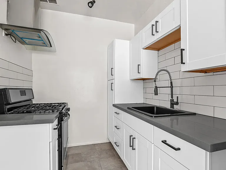 Silverlake Towers — Photo 18