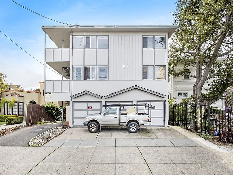 1804 Santa Clara Ave #C - 1 bedroom | 1 bathroom | Upper unit — Photo 10