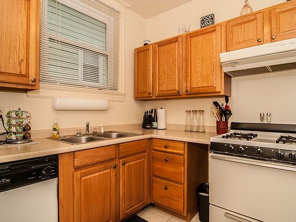 5th image of 2861 Ashmont Ave