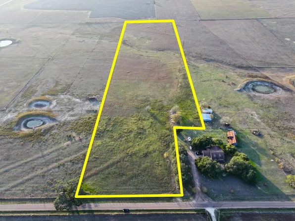 5895 Farek Loth Rd, Schulenburg, TX 78956