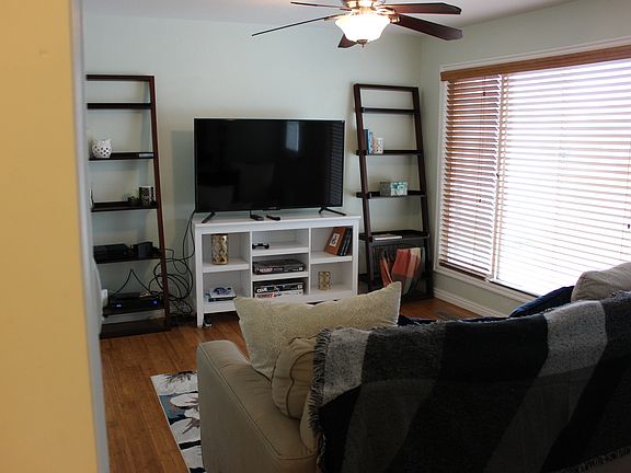 2nd image of 2655 S Masonic Cir