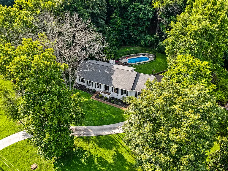 6616 Valley Dr — Photo 50