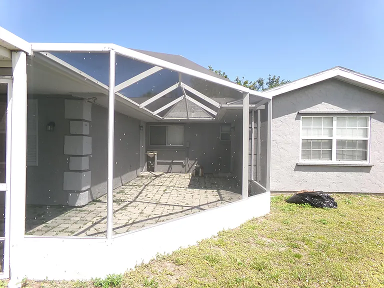 1380 SE Buckingham Ter — Photo 17