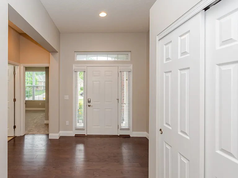 476 Carrick Dr — Photo 21