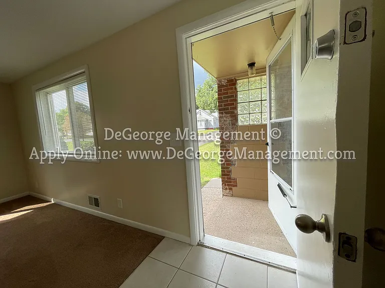 Bennington Townhomes — Photo 13