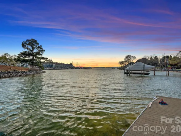 18726 Bluff Point Rd, Cornelius, NC 28031