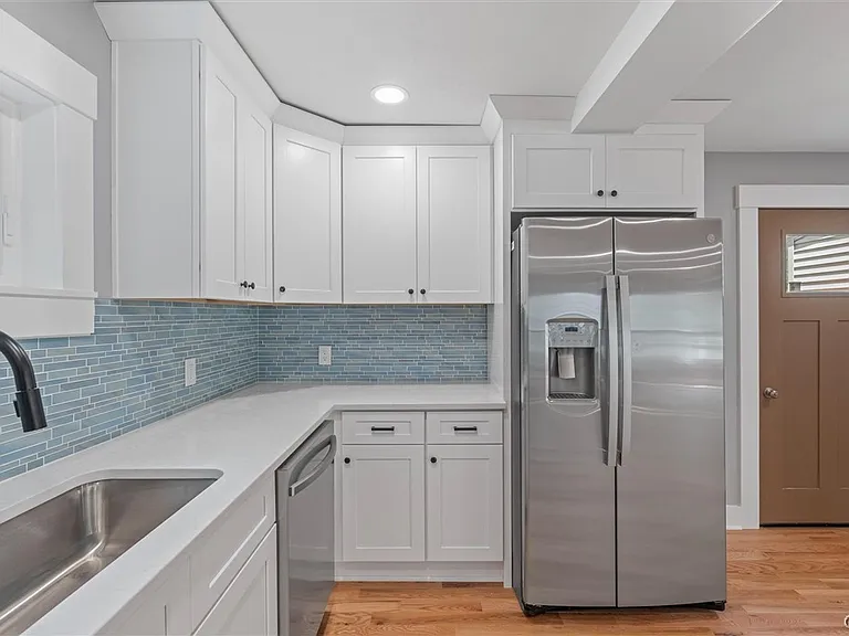 106 Wellington Rd — Photo 13