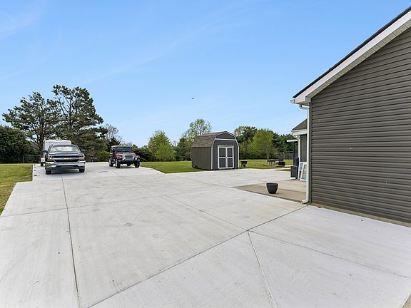 3rd image of 2028 Mason Ln