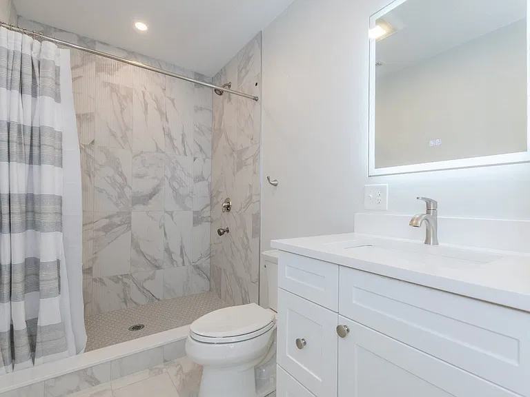 210 Adams St #3 — Photo 7