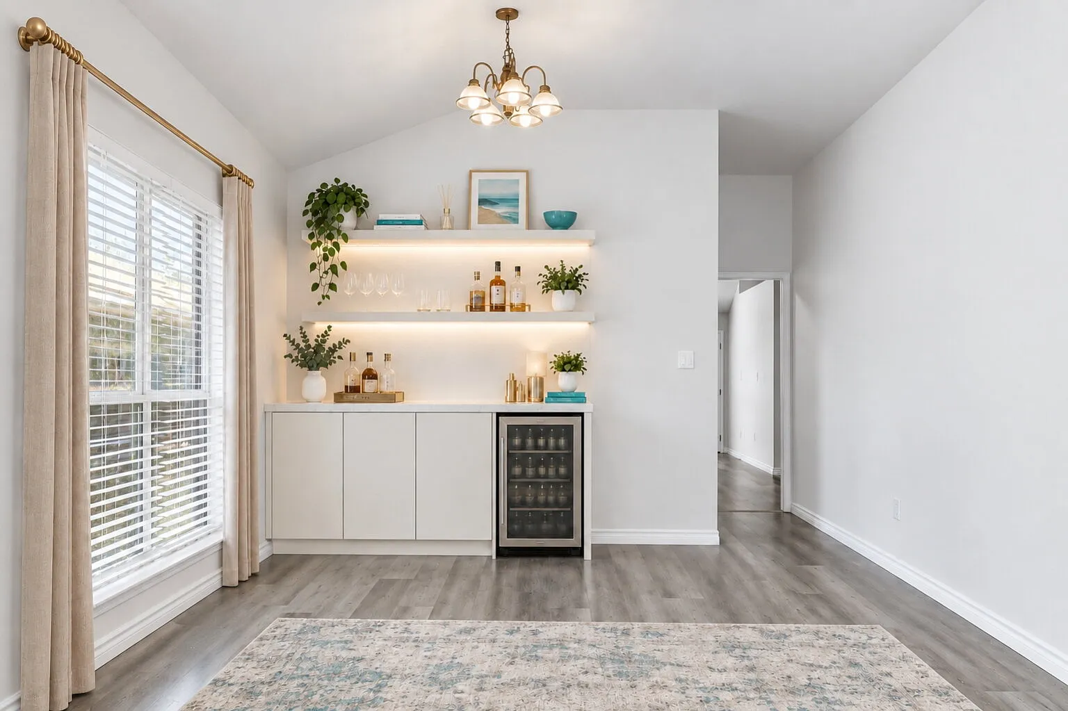 4 bed, 2.0 bath, 1854 sqft, $2,699 — Photo 4
