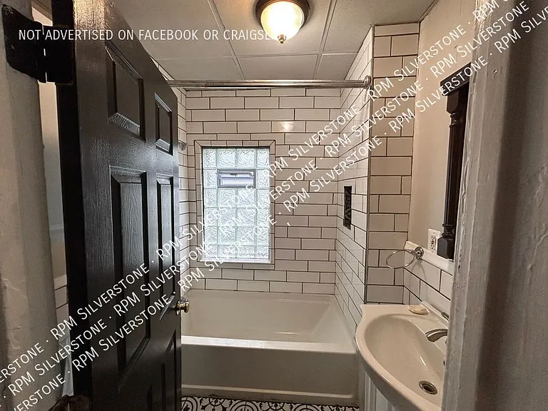 52 W Bernhard Ave — Photo 15