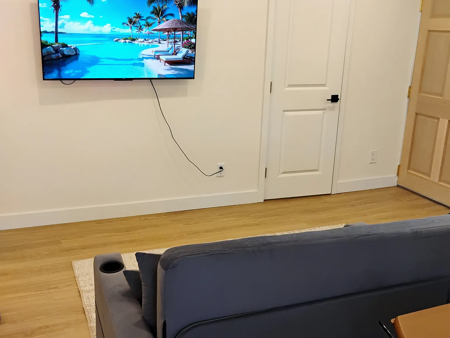 2 bed, 650 sqft, $3,000 — Photo 4