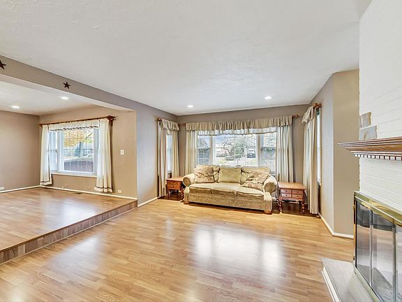 2nd image of 5312 Carol St