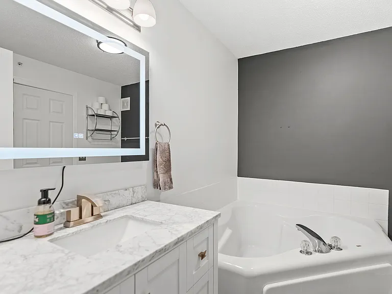 789 Fairfield Cir — Photo 24