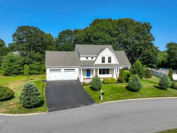 10 Hilliard Drive, Hampton, NH 03842