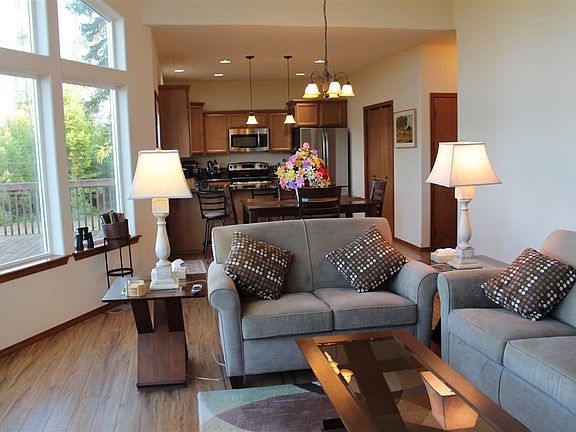 4th image of 421 Panorama Dr