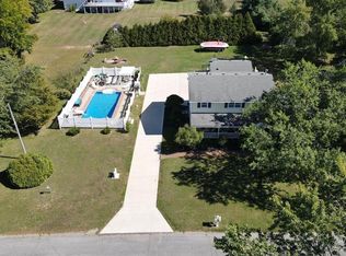 322 Nottingham Dr, Brooklyn, MI 49230