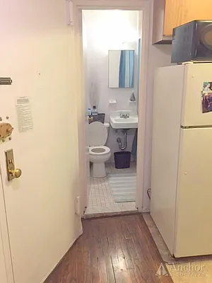 Rented by Anchor Associates | media 8
