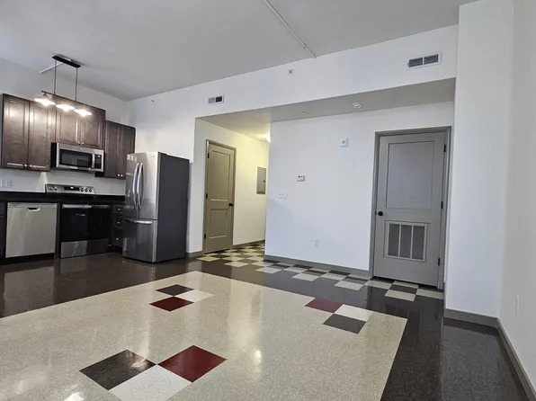 608 Loughborough Ave APT 22, Saint Louis, MO 63111