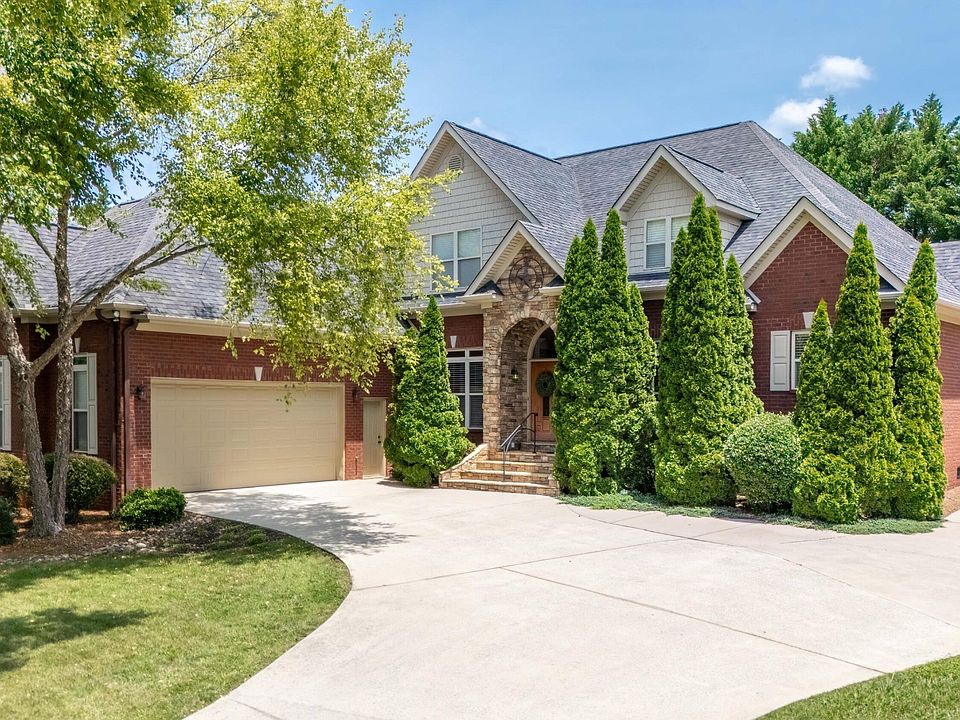 1st image of 1746 Burnside Dr