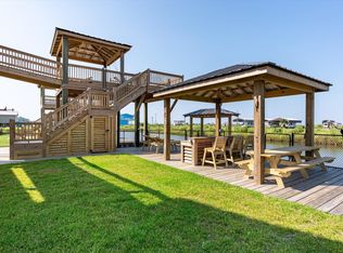 1185 Mabry, Gilchrist, TX 77617