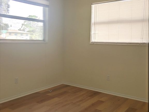 5th image of 2505 Royal Palm Ave APT 19