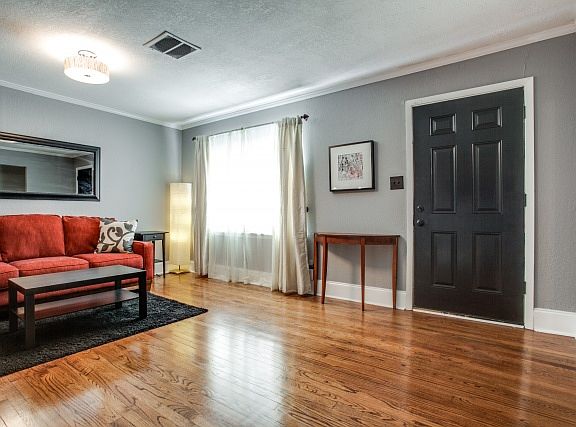 3rd image of 1133 Lexington Dr