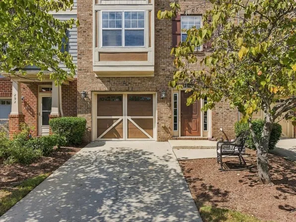 290 Linden Park Ln, Cary, NC 27519
