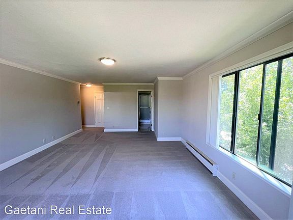 3rd image of 500 Poplar Ave APT 202