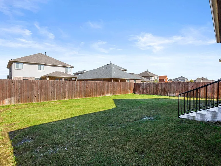 16440 Pienza Dr — Photo 27