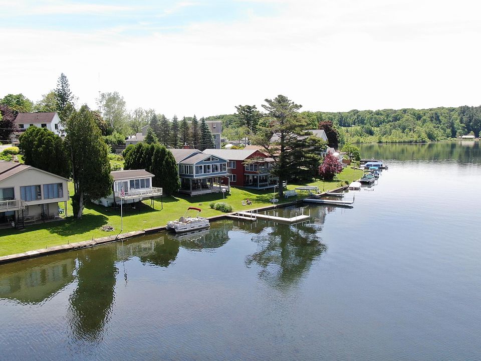 2nd image of 60 Shore Dr
