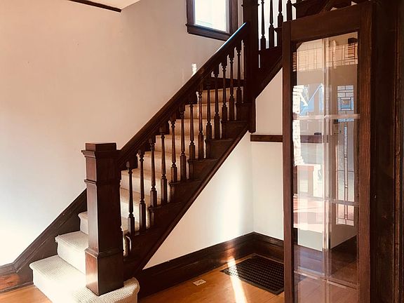 4th image of 1812 Hutchins St