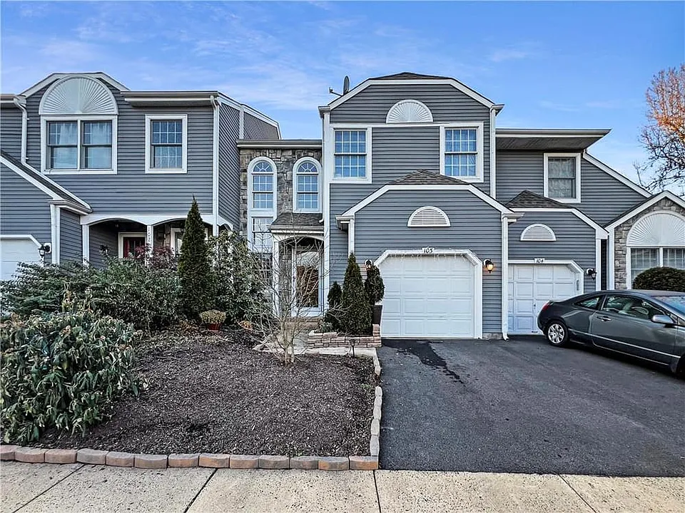 103 Greenbrook Ct