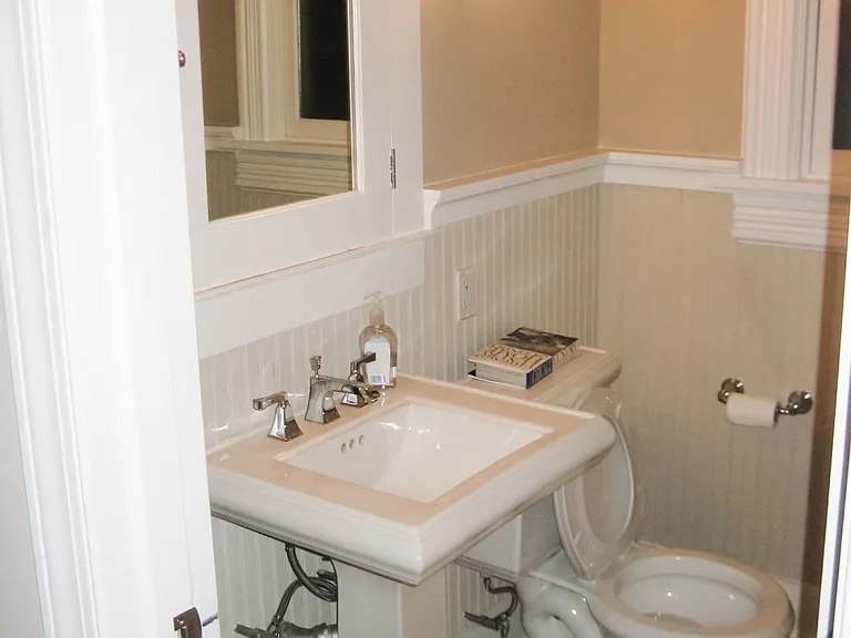 3319 N Southport Ave — Photo 14