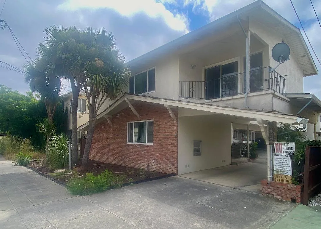 2 bed, 990 sqft, $2,495 — Photo 1