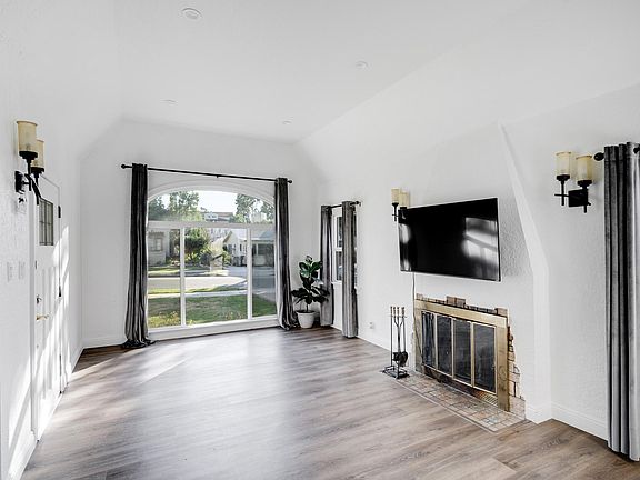 2nd image of 1711 Orchard Ave